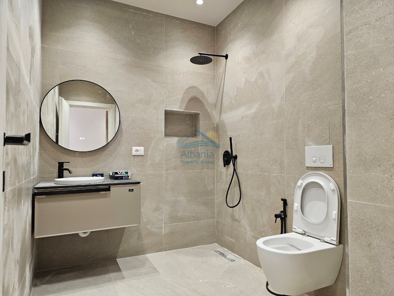 5 Radhime, Vlore 9426